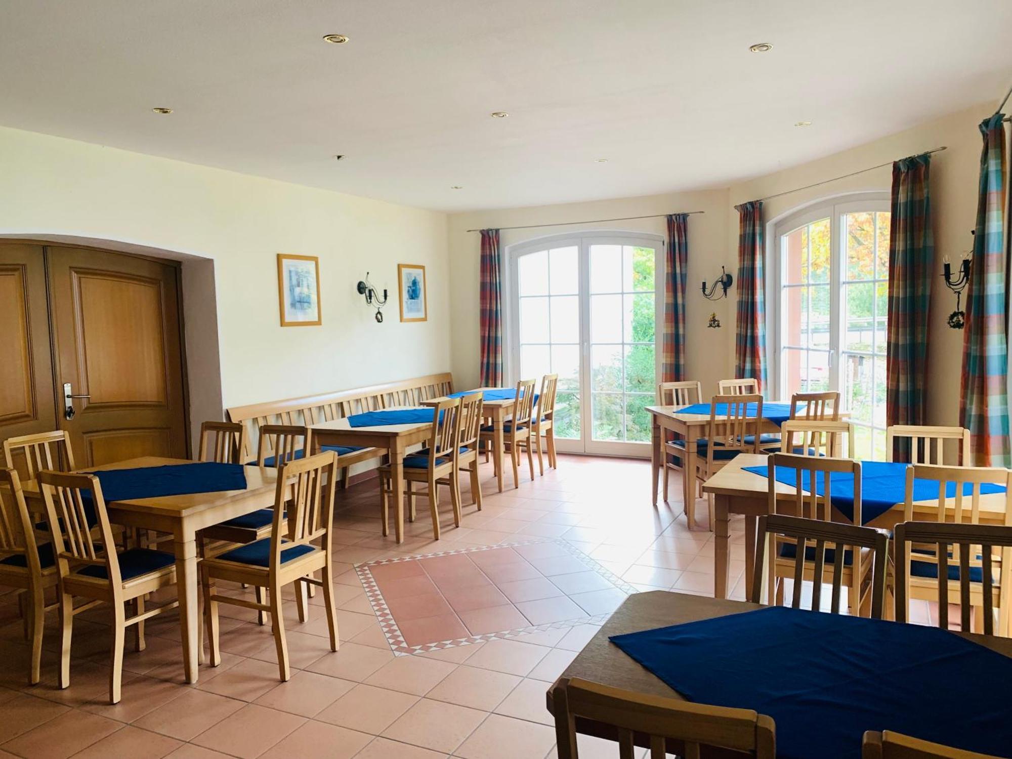 Weinhof Michael Morbach Hotel เซลทิงเงน-อาคทิก ภายนอก รูปภาพ