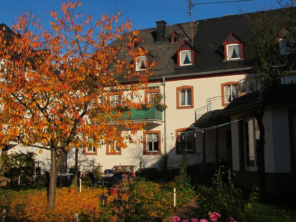 Weinhof Michael Morbach Hotel เซลทิงเงน-อาคทิก ภายนอก รูปภาพ